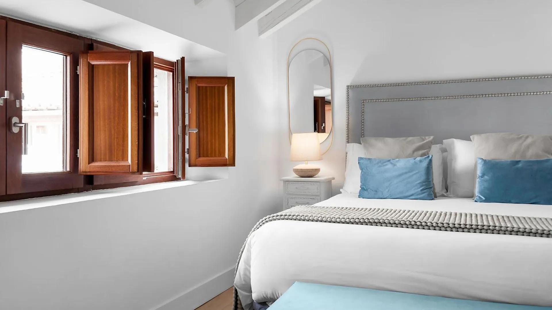Hotel Mercader De Sedas 3*, Granada Spain