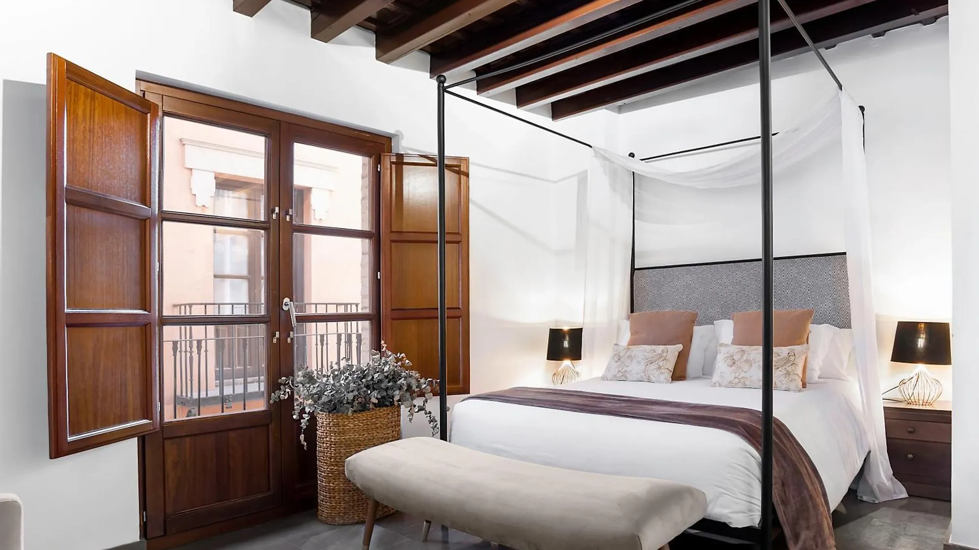 Hotel Mercader De Sedas  Granada