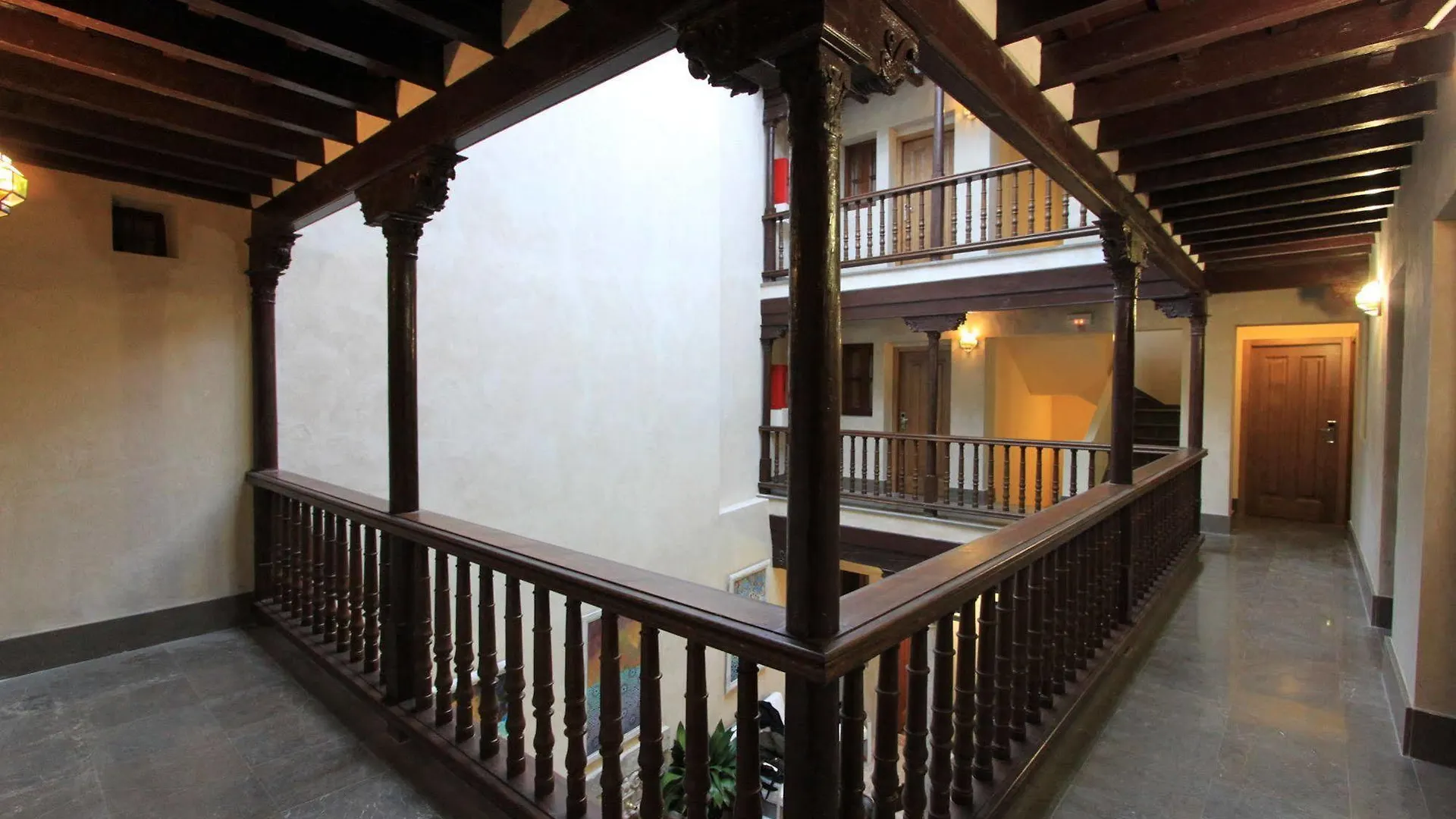 Hotel Mercader De Sedas 3*, Granada
